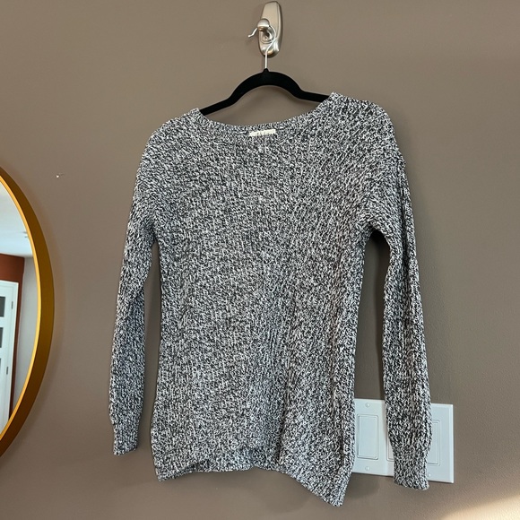 Sweater from Hudson’s Bay - Picture 4 of 6